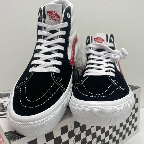 Vans Men’s Skate Sk8-Hi
Athletic Black/Red Sneakers
VN0A5FCC458 - Picture 10 of 16